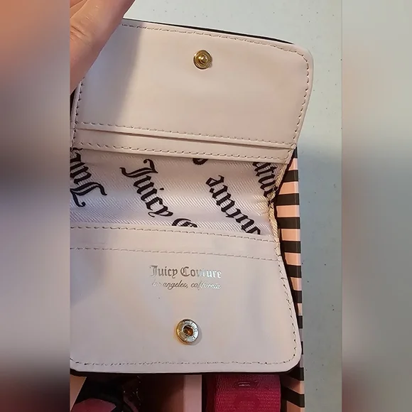 Juicy Couture - Picture 2 of 3